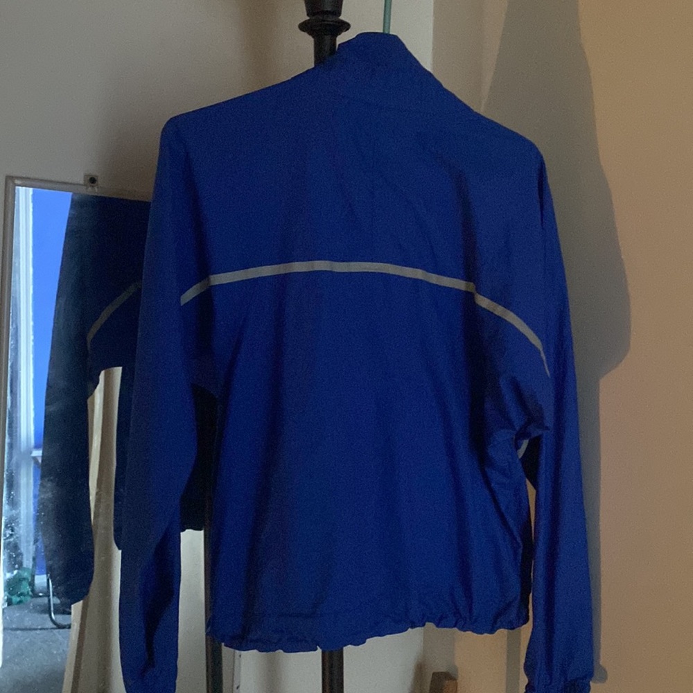 Reflective running jacket - Picture 4 of 4